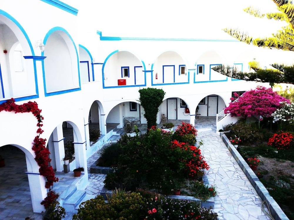 Hotel Lodos Karterados  Exterior photo