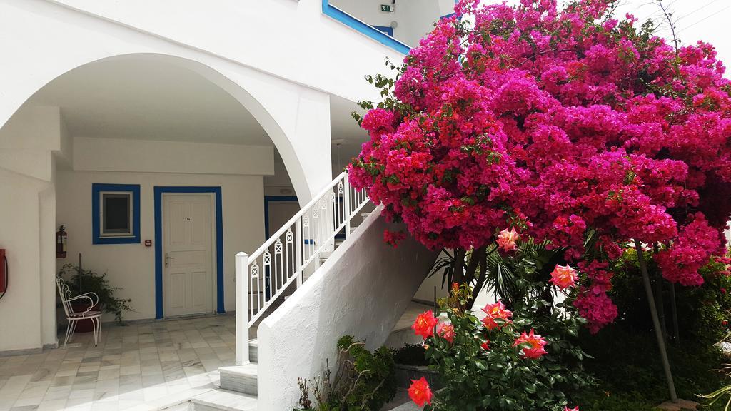Hotel Lodos Karterados  Exterior photo